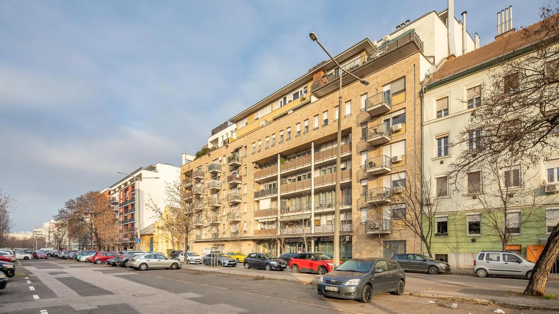 Lotus Apartments Origo With Garage Budapest
