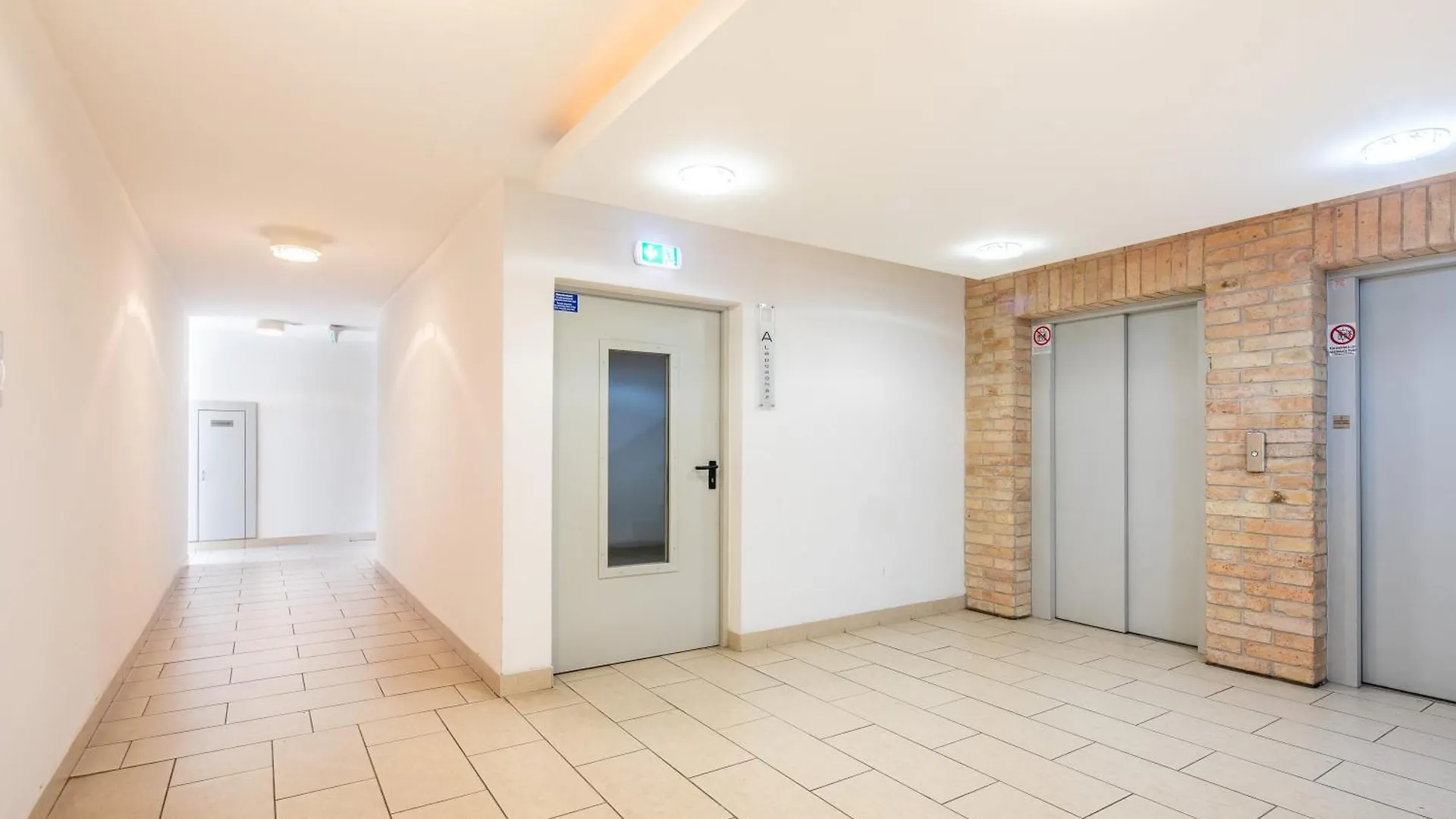 Lotus Apartments Origo With Garage Budapest