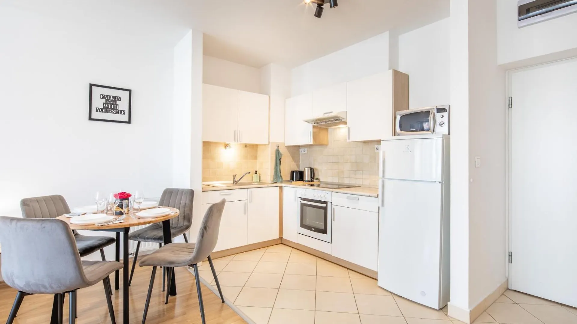 Lotus Apartments Origo With Garage Budapest