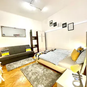 Apartament Small Cosy Near The Famous Westend Center, Budapeszt